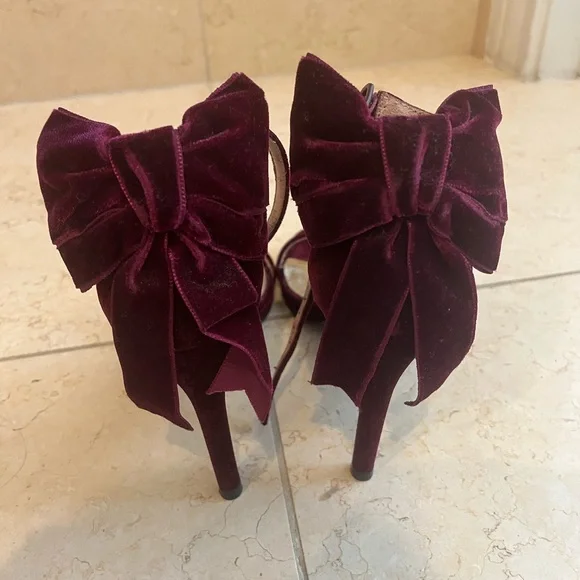 Stuart Weitzman Women's Burgundy Heels - Picture 4 of 4